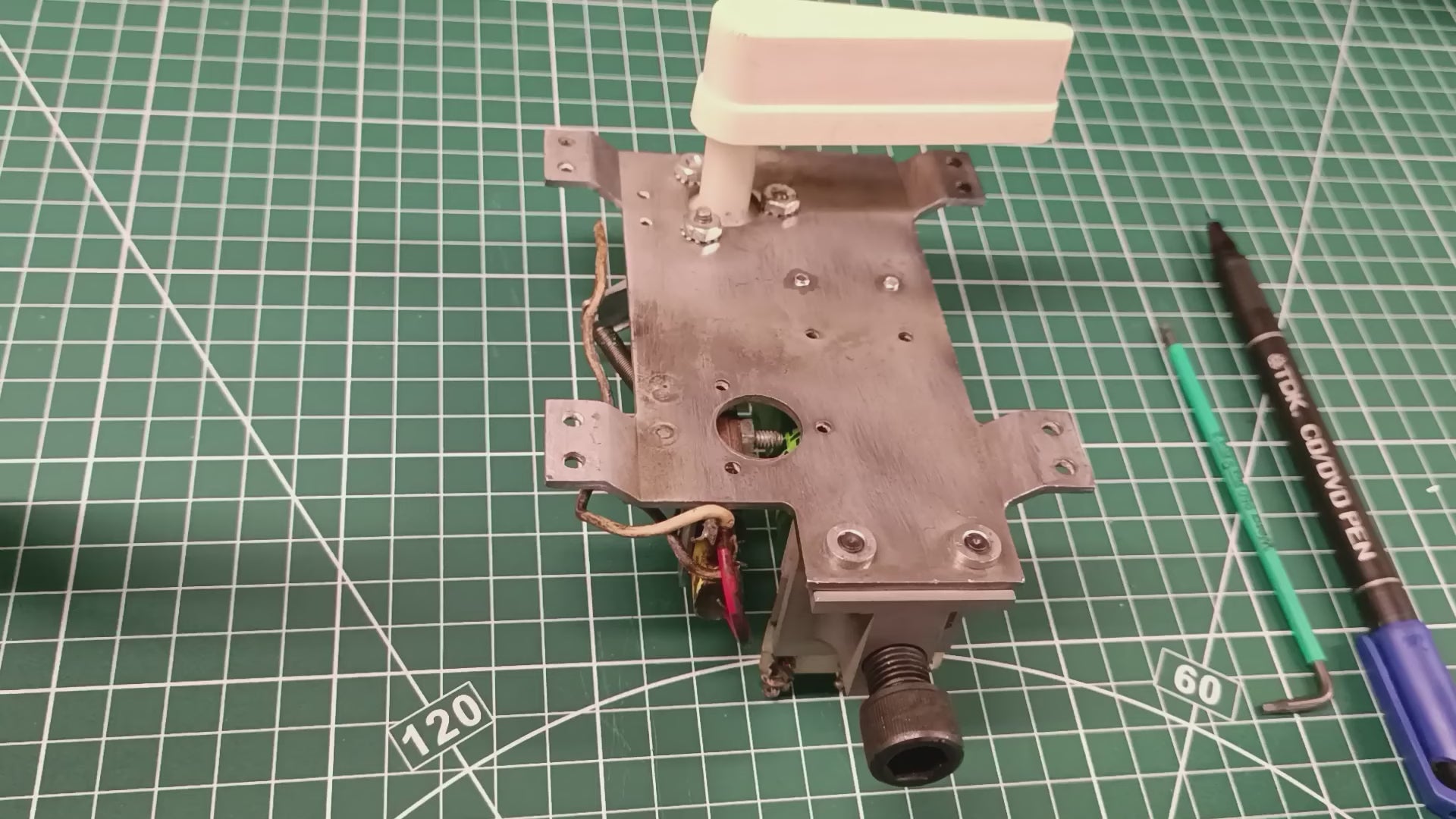 MAYA Adjustable coil stop for extreme tournament play